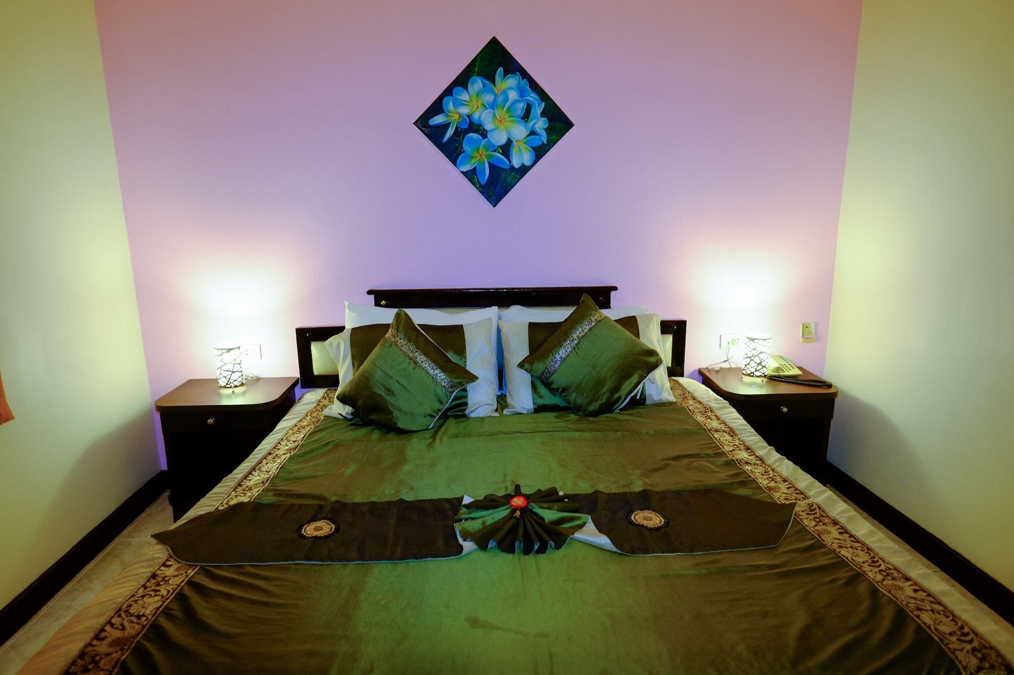 Adonis Guest House Patong Luaran gambar