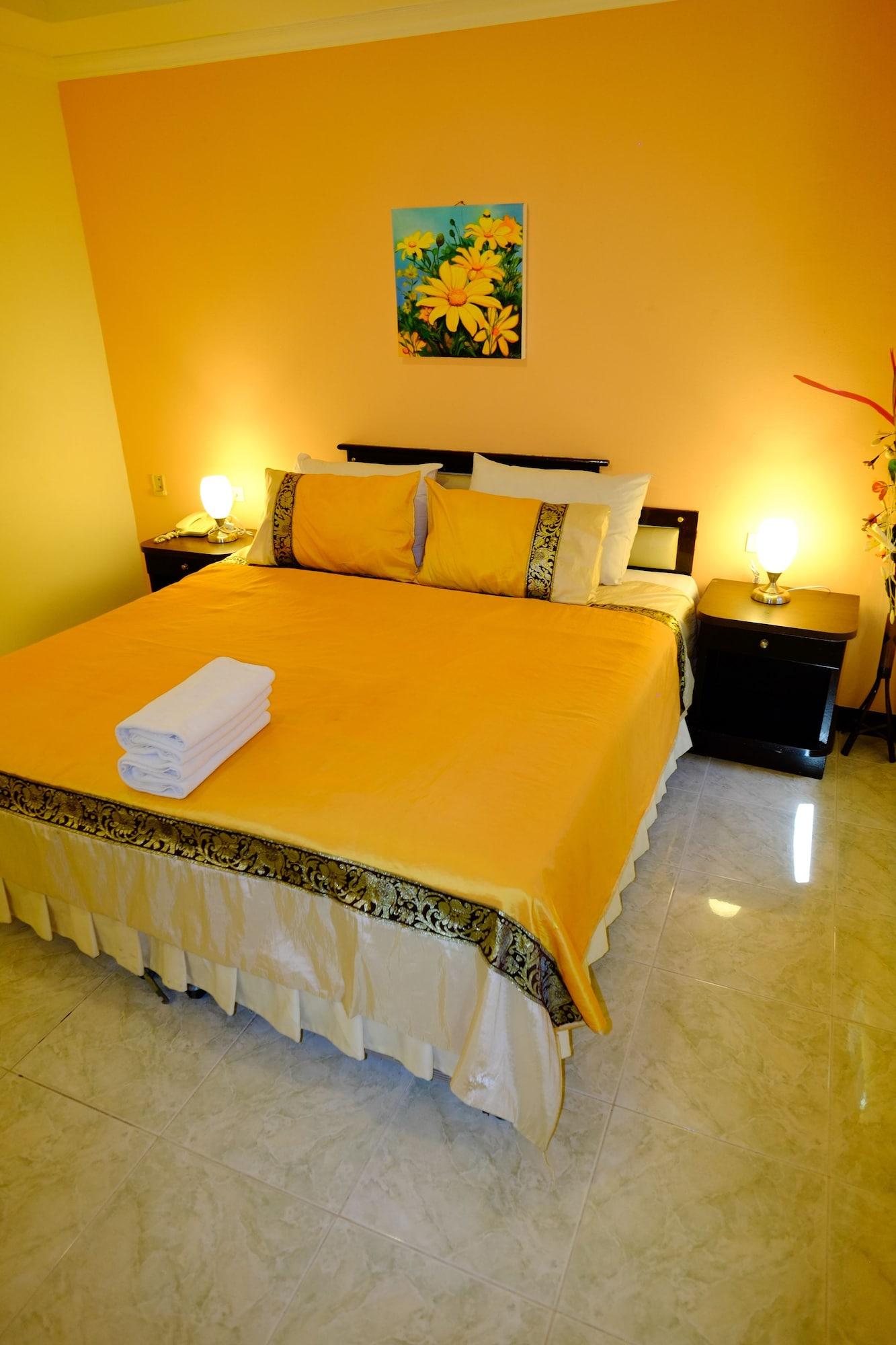 Adonis Guest House Patong Luaran gambar