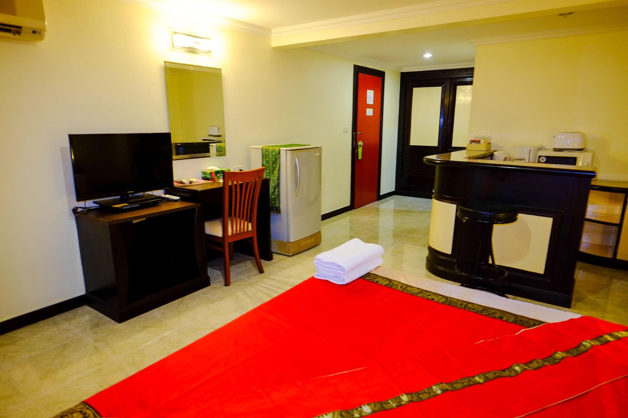 Adonis Guest House Patong Luaran gambar
