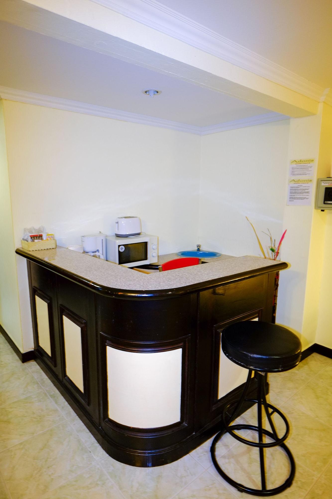 Adonis Guest House Patong Luaran gambar