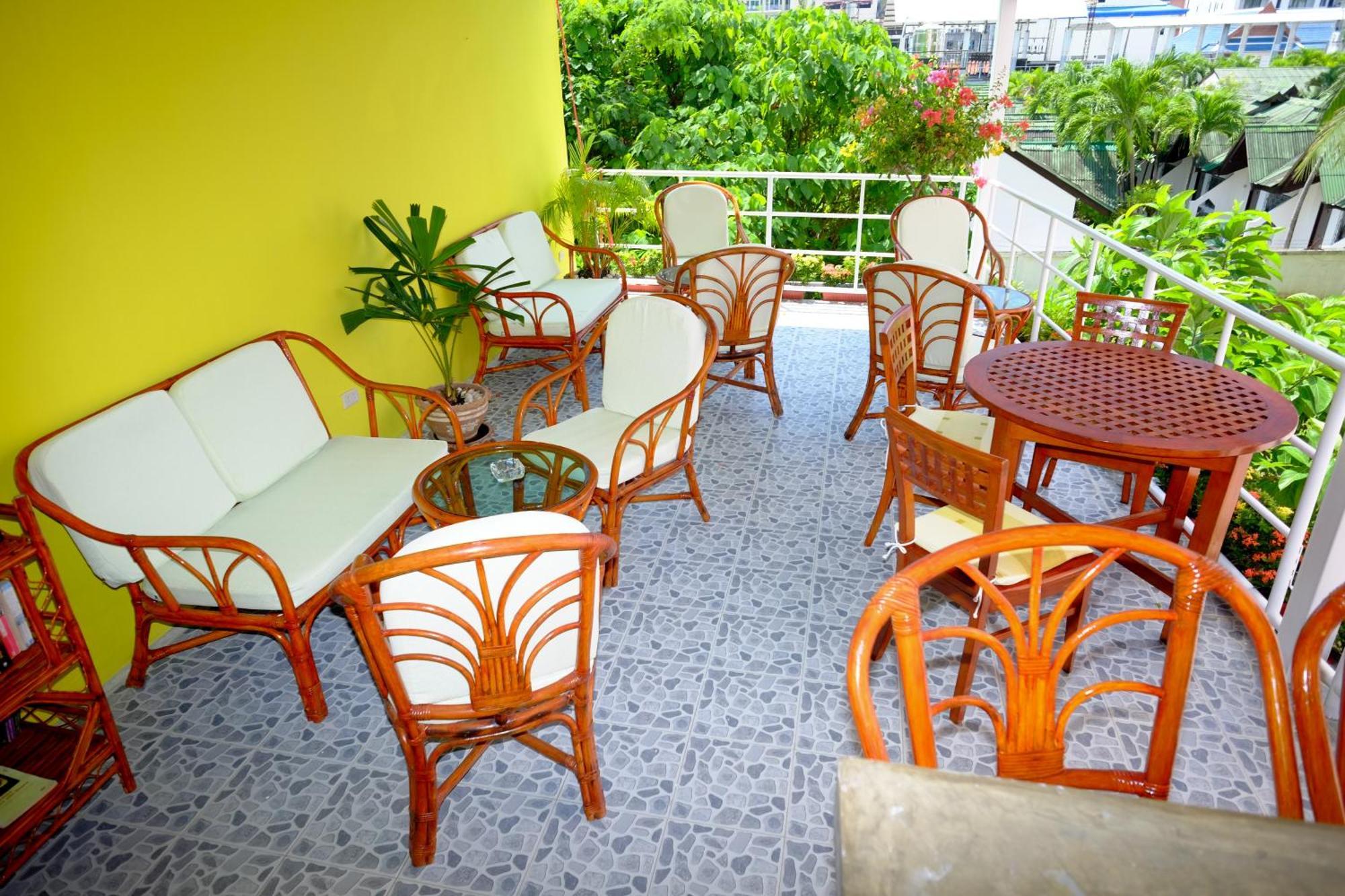 Adonis Guest House Patong Luaran gambar